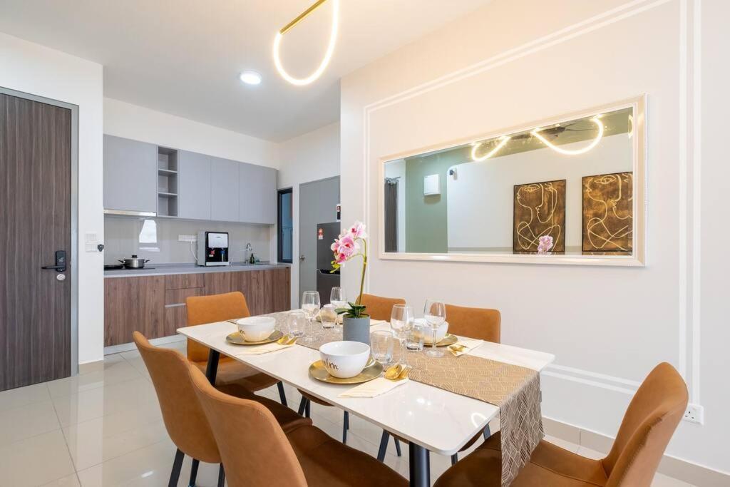 Picasso @ M Vertica 9pax 3br Near Sunway Velocity * Kuala Lumpur