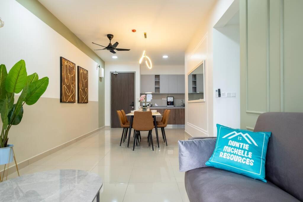 Picasso @ M Vertica 9pax 3br Near Sunway Velocity Pangsapuri Kuala Lumpur