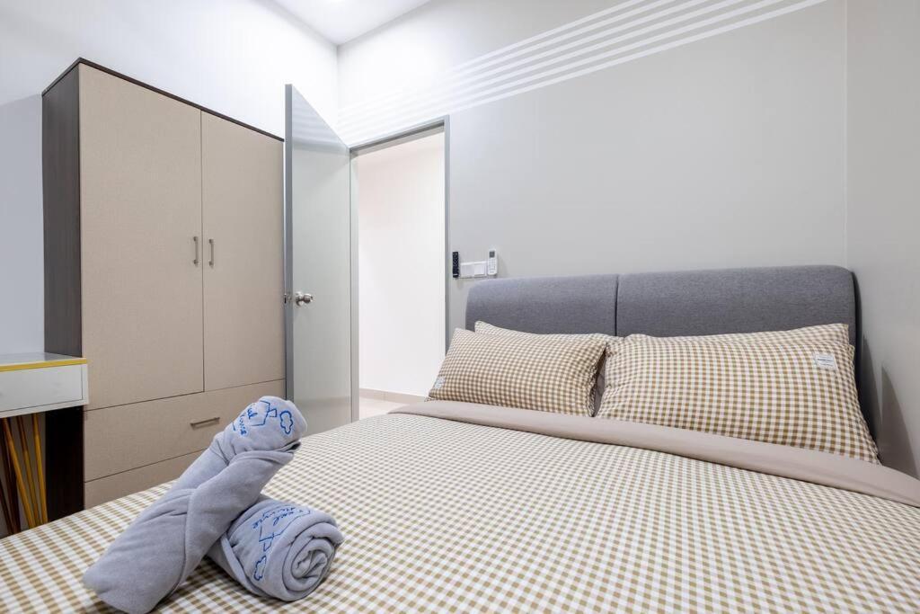 Picasso @ M Vertica 9pax 3br Near Sunway Velocity * Kuala Lumpur