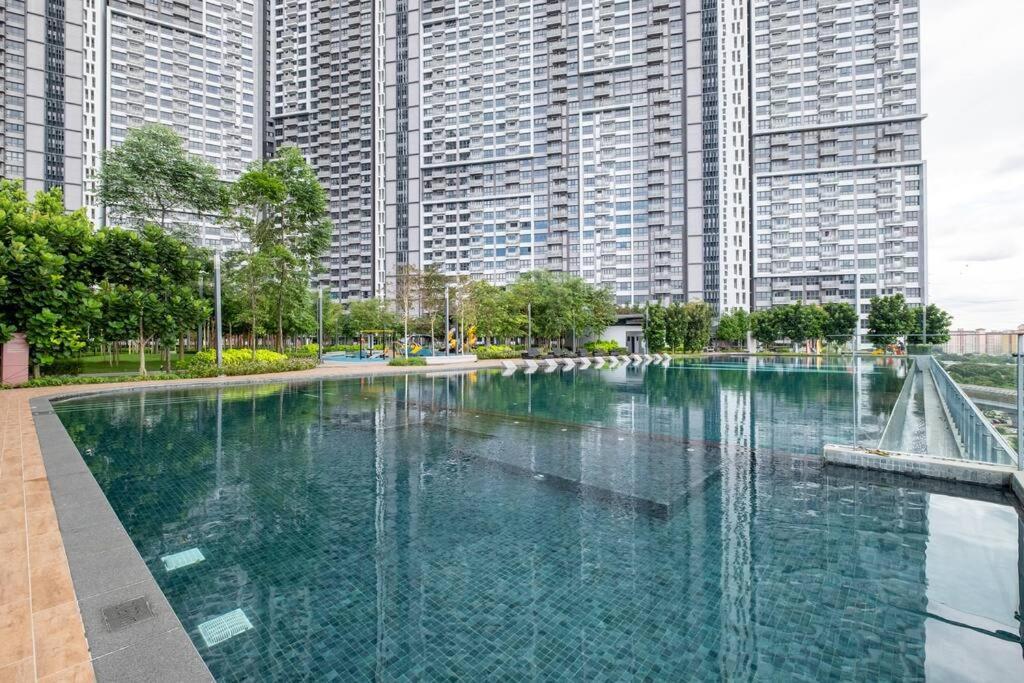 Picasso @ M Vertica 9pax 3br Near Sunway Velocity Pangsapuri Kuala Lumpur