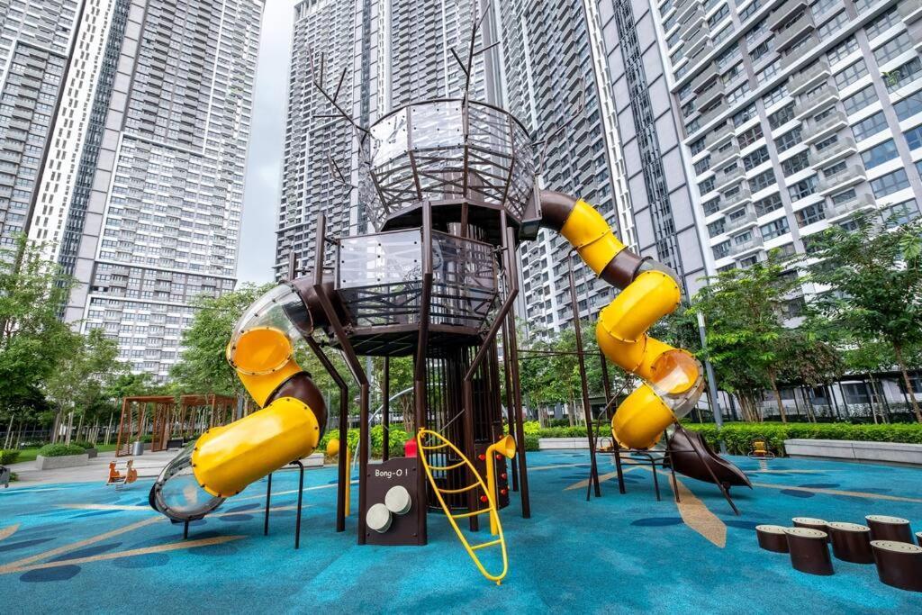 Picasso @ M Vertica 9pax 3br Near Sunway Velocity * Kuala Lumpur